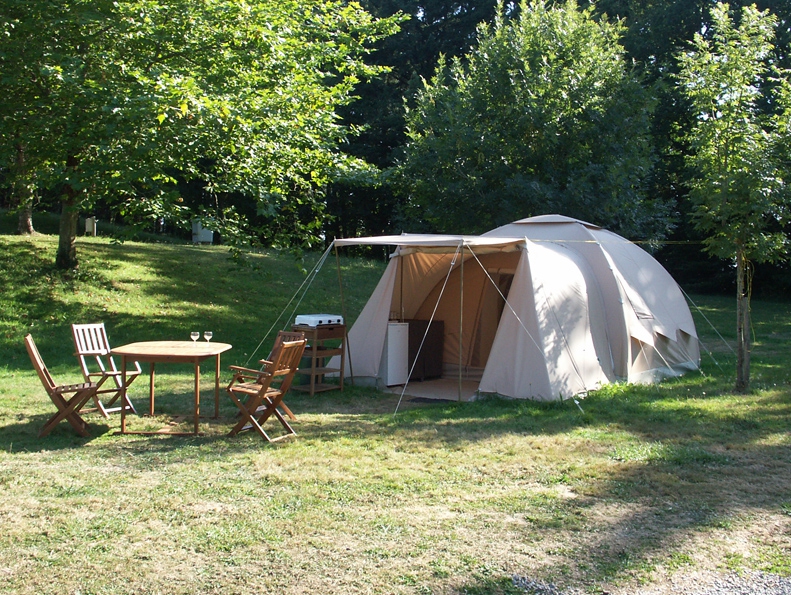 camping met tent
