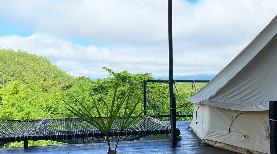 tanoshi glamping in khao sok